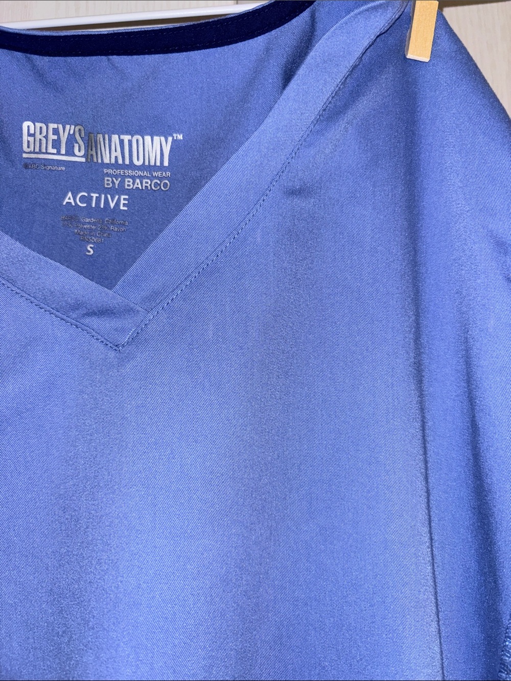 Grey's Anatomy Navy V-Neck Scrub Top - Picture 5 of 7